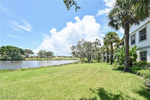 view of yard featuring a water view