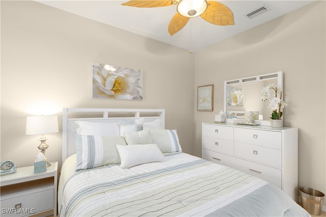 bedroom with ceiling fan