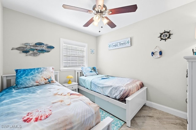 bedroom with ceiling fan