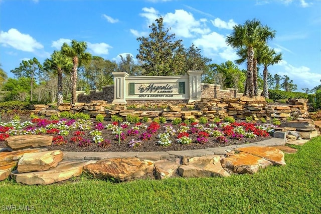 view of community / neighborhood sign