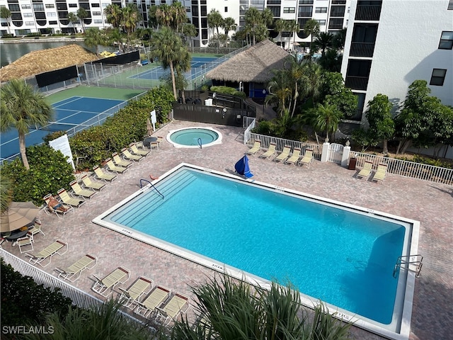 view of swimming pool