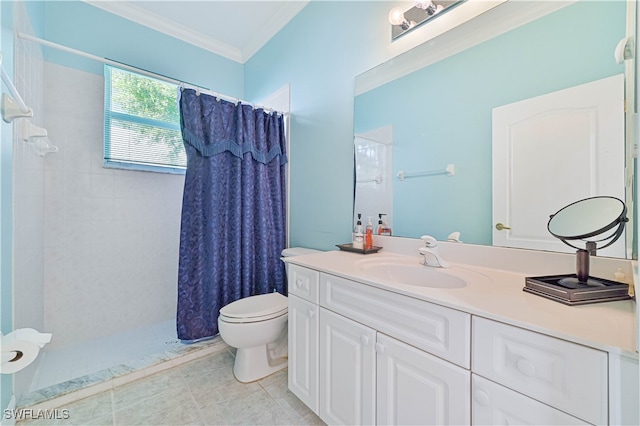 full bath with tile patterned flooring, crown molding, toilet, a shower with curtain, and vanity