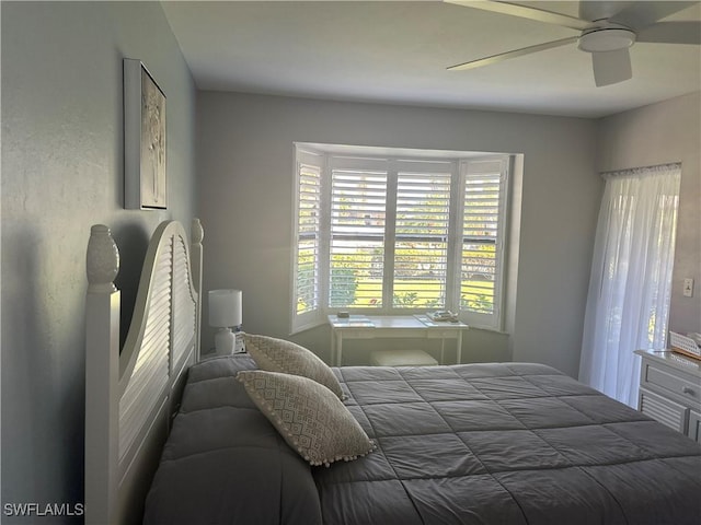 bedroom with ceiling fan