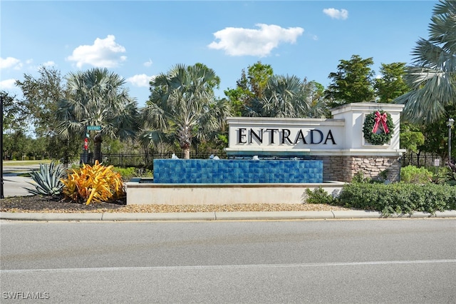 view of community / neighborhood sign