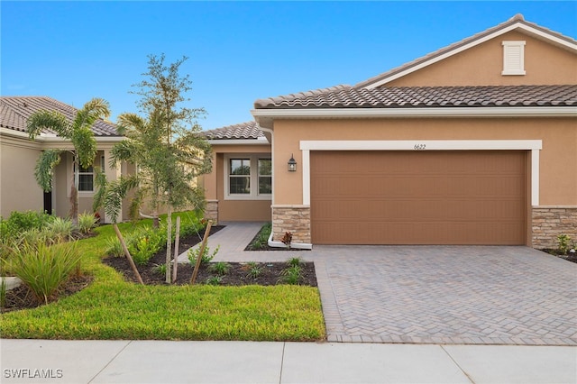 view of front of house featuring a garage