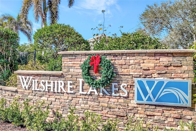 view of community / neighborhood sign