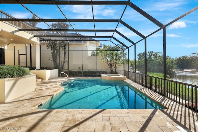 view of swimming pool featuring an in ground hot tub, a water view, a patio area, and a lanai