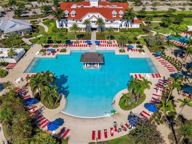 view of swimming pool