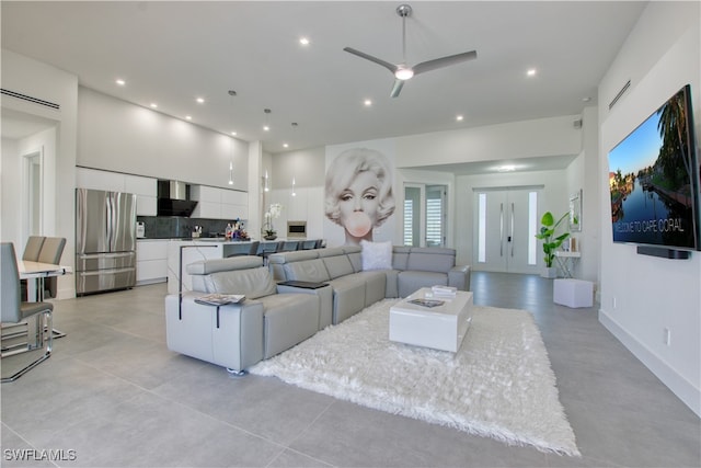 living room featuring ceiling fan