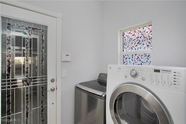 159 Lady Palm Dr, Naples, FL 34104 - laundry area featuring washer and clothes dryer