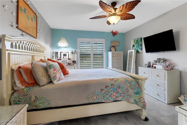 bedroom with ceiling fan