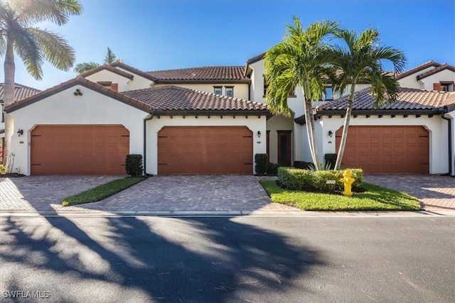 view of mediterranean / spanish-style home