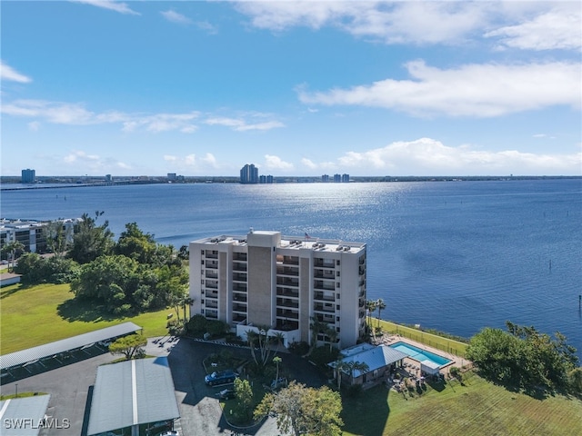 bird's eye view with a water view