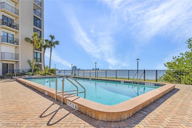 view of swimming pool