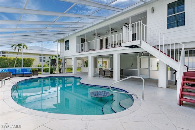 view of swimming pool with a patio area and an outdoor hangout area