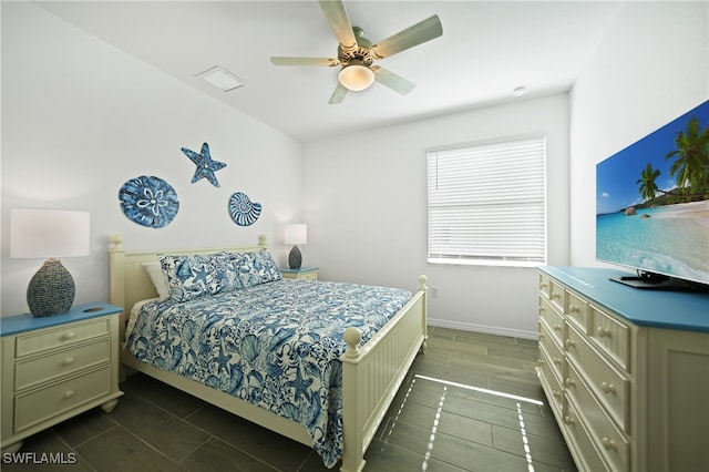 bedroom with ceiling fan