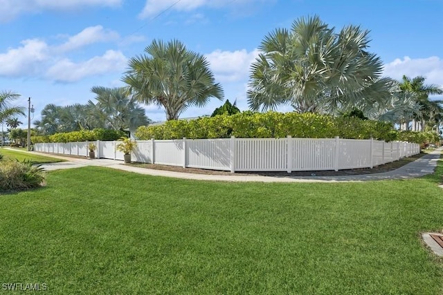 view of yard featuring fence