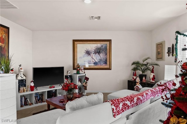 7024 Waldo Cir, Labelle, FL 33935 - living room featuring tile patterned floors