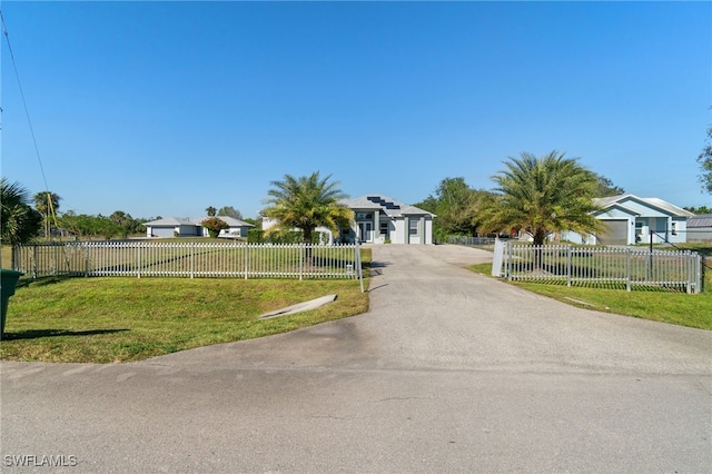 view of front facade with a front yard