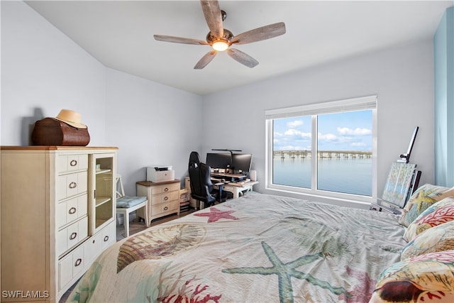 bedroom featuring ceiling fan