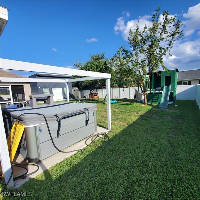 view of yard featuring a storage shed