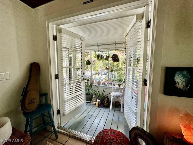 entryway featuring light tile patterned flooring