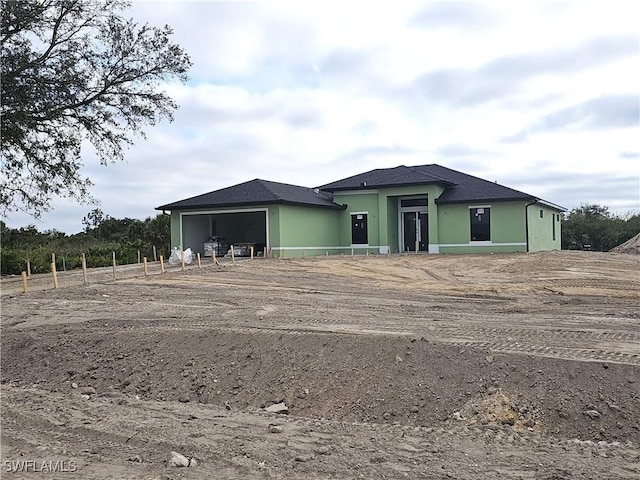 view of front of house featuring a garage