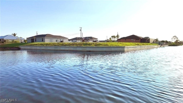 Listing photo 2 for 1117 NE 10th Pl, Cape Coral FL 33909