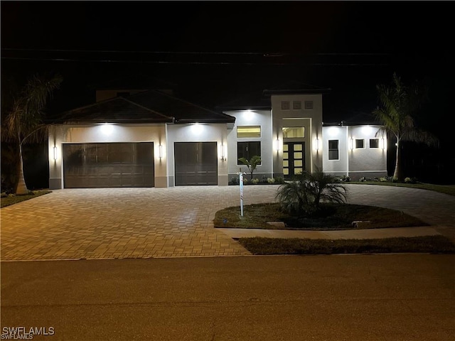 view of front facade featuring a garage