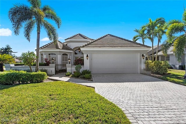 view of front of house with a garage