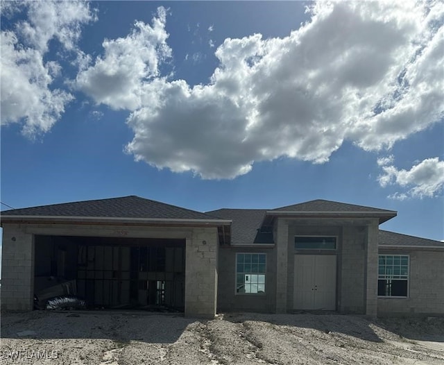 view of front of house featuring a garage