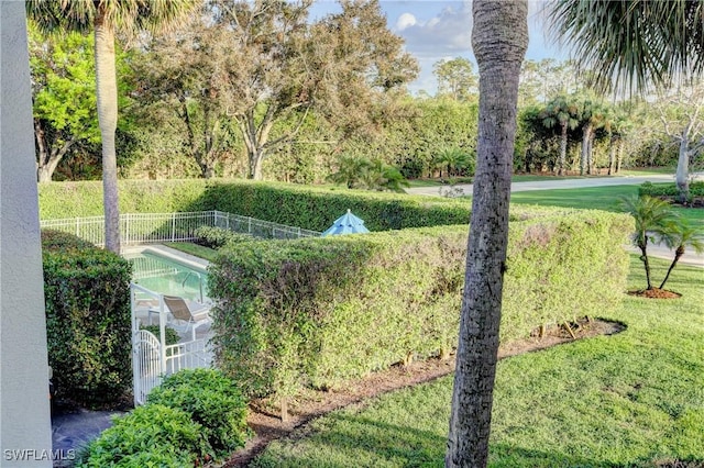 486 Edgemere Way E Unit 2-3, Naples, FL 34105 - view of yard