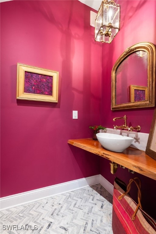 bathroom featuring sink