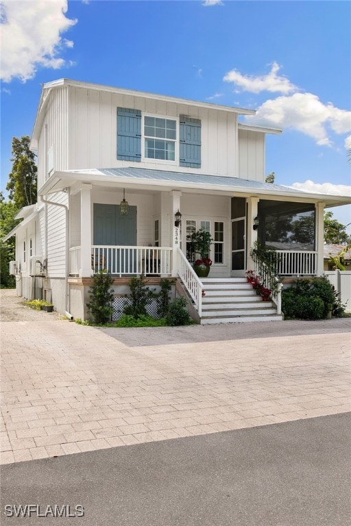 view of front of home with covered porch