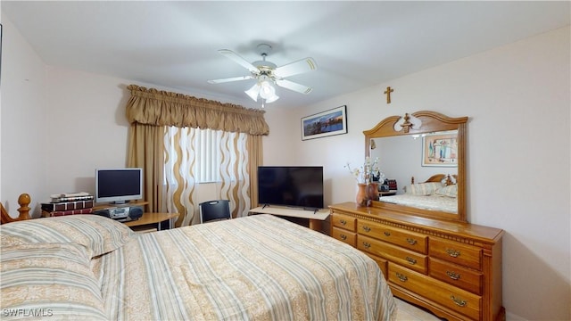 bedroom featuring ceiling fan