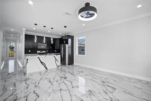 kitchen featuring hanging light fixtures, stainless steel appliances, crown molding, an island with sink, and decorative backsplash