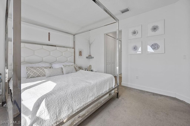 bedroom with carpet flooring