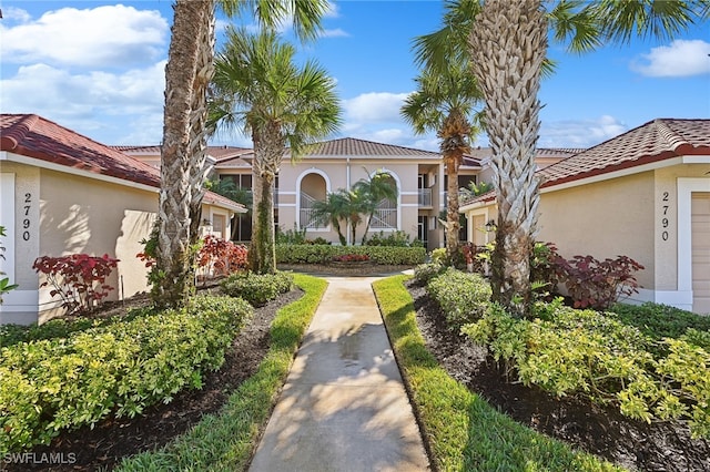 view of mediterranean / spanish-style house