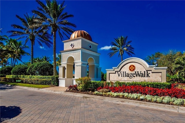 view of community / neighborhood sign