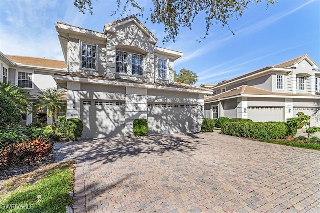 view of front property featuring a garage