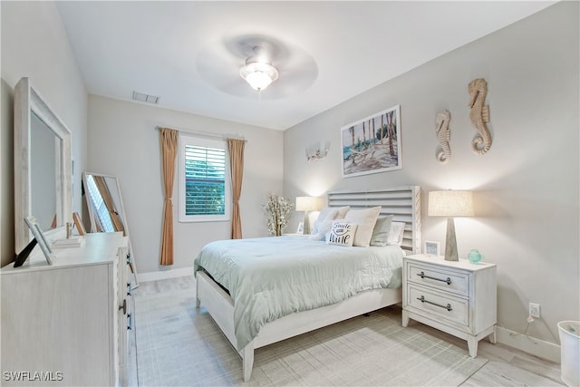 bedroom featuring ceiling fan