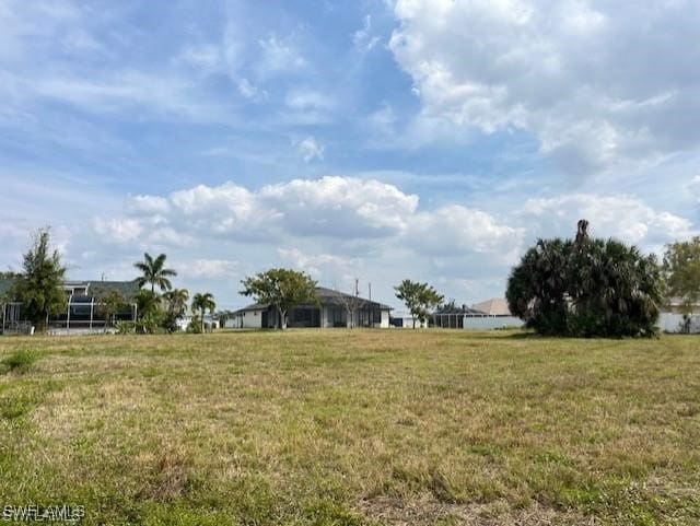 Listing photo 2 for 614 SW 12th St, Cape Coral FL 33991