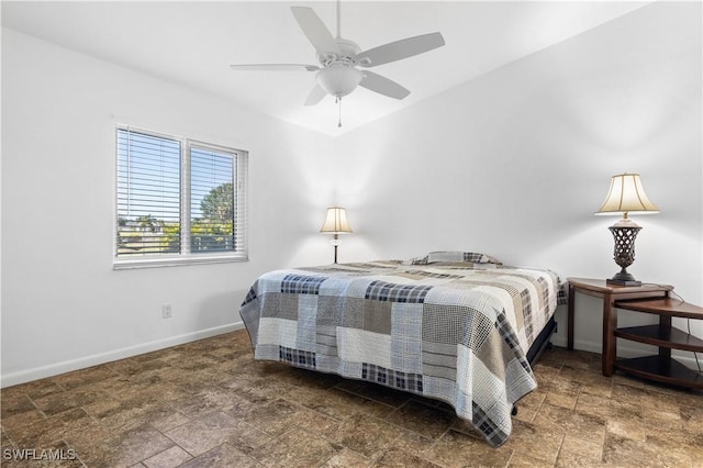 bedroom with ceiling fan