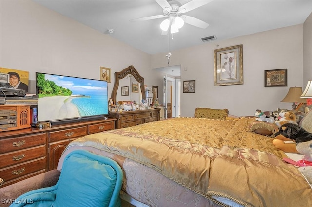 bedroom with ceiling fan