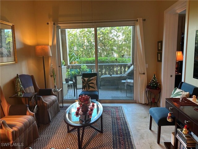 2825 Palm Beach Blvd Unit 118, Fort Myers, FL 33916 - view of living area
