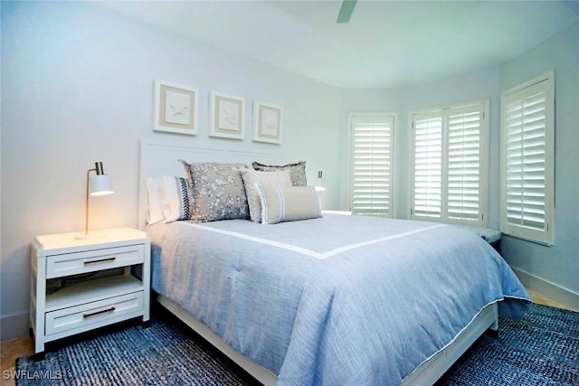 bedroom with ceiling fan