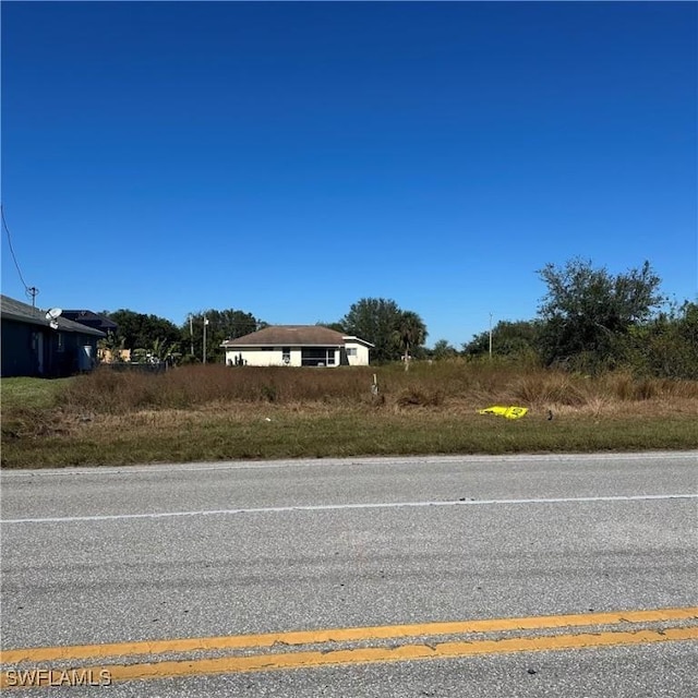 Listing photo 2 for 815 Milwaukee Blvd, Lehigh Acres FL 33974