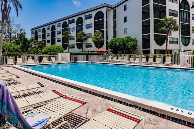 view of swimming pool