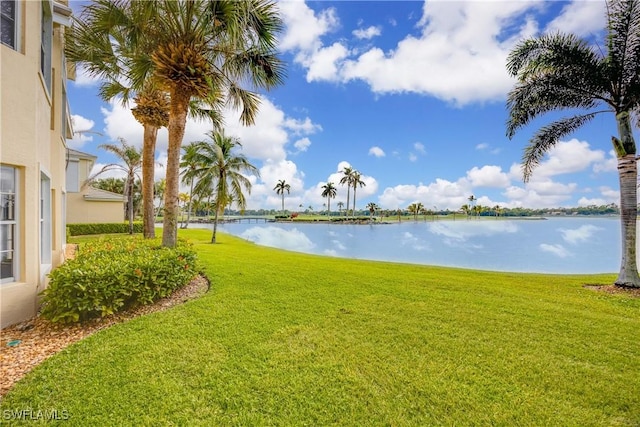 view of yard featuring a water view