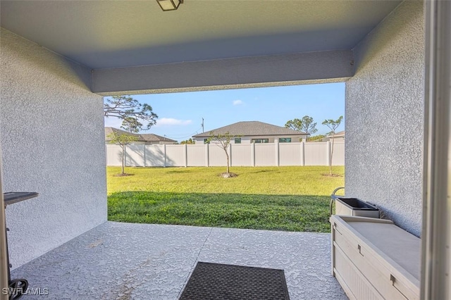 view of yard featuring a patio